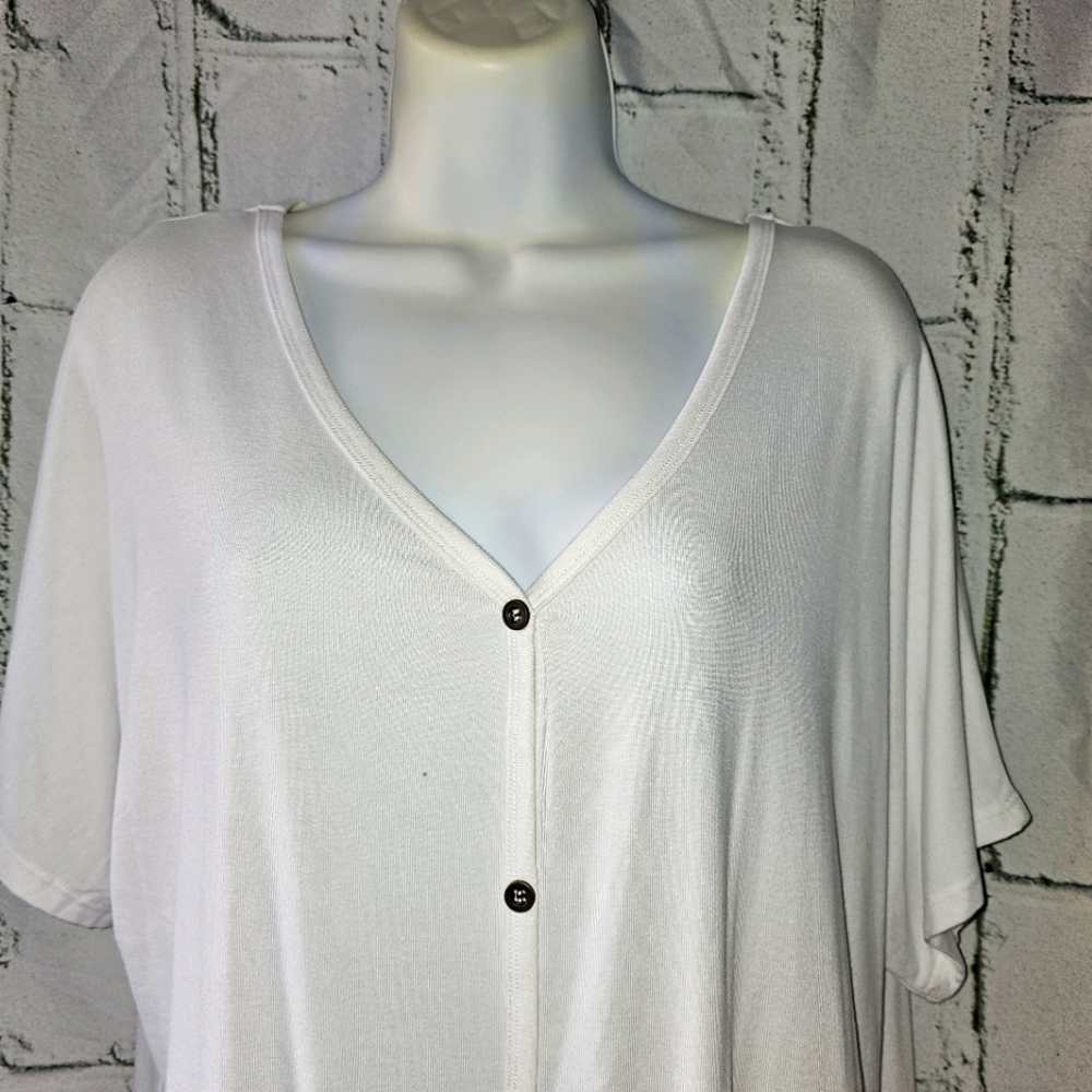 Iuga Top - Picture 3 of 12